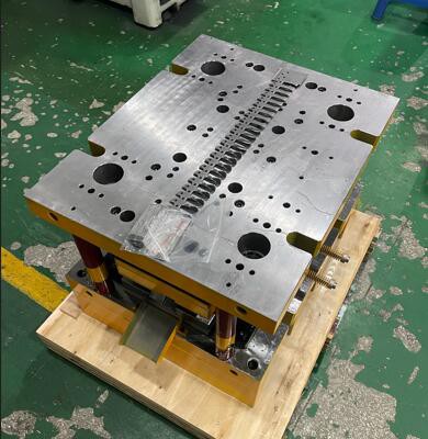 Progressive Die For Metal Frame Phone Case